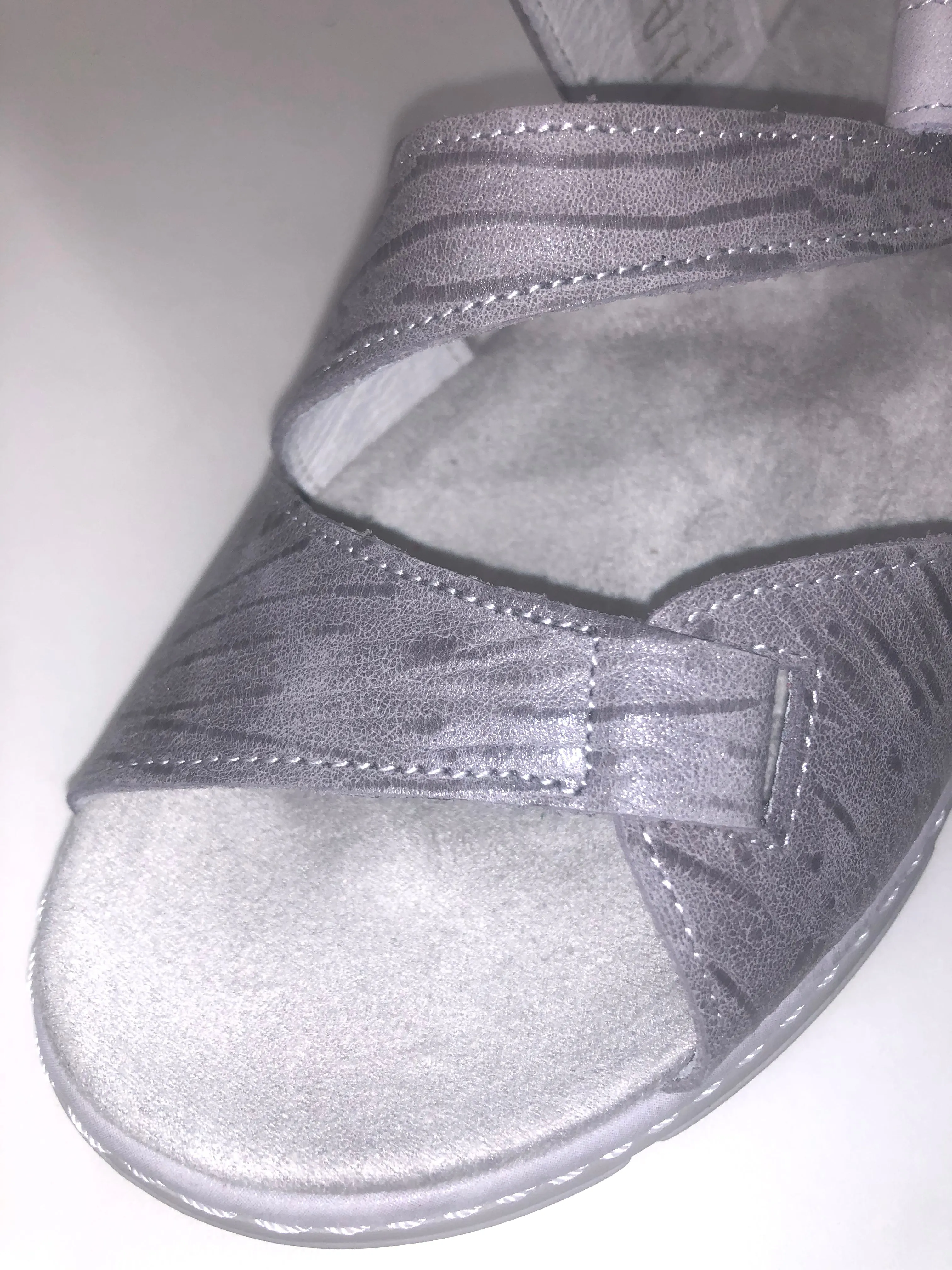 3372 GRAY