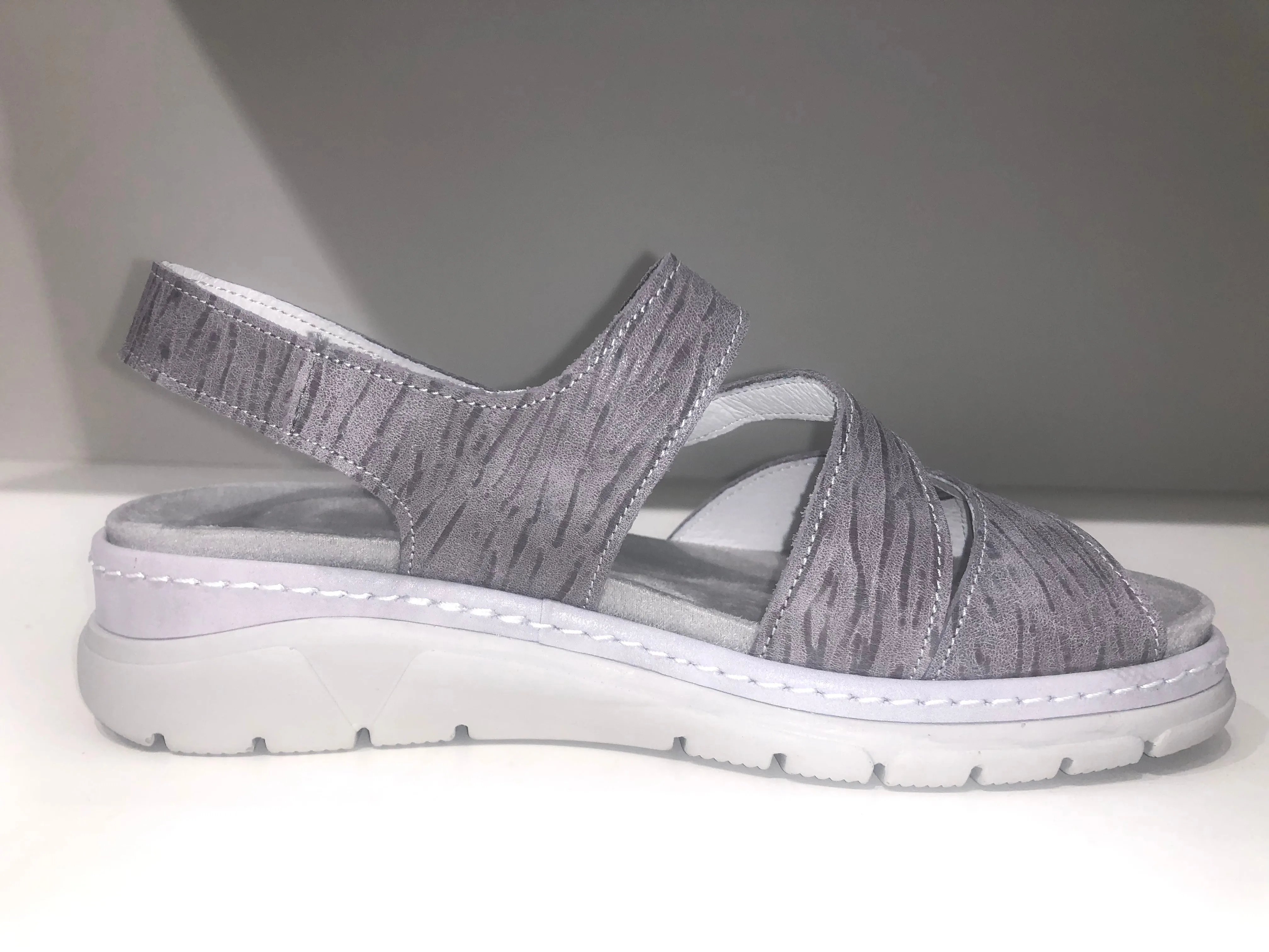 3372 GRAY