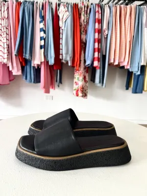 BIRDIE LEATHER SLIDE || BLACK