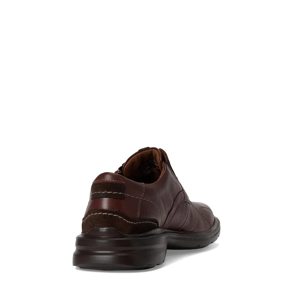Clarks Men's Gessler Lace Tan Leather 26179432