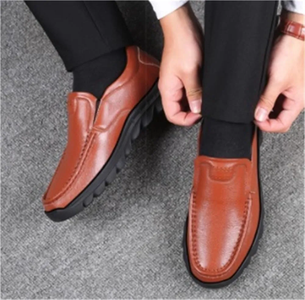 Comfortable Lightweight Outdoor Slip-ons Loafers for Men Stitching Details Breathable Genuine Leather Flat Heel
