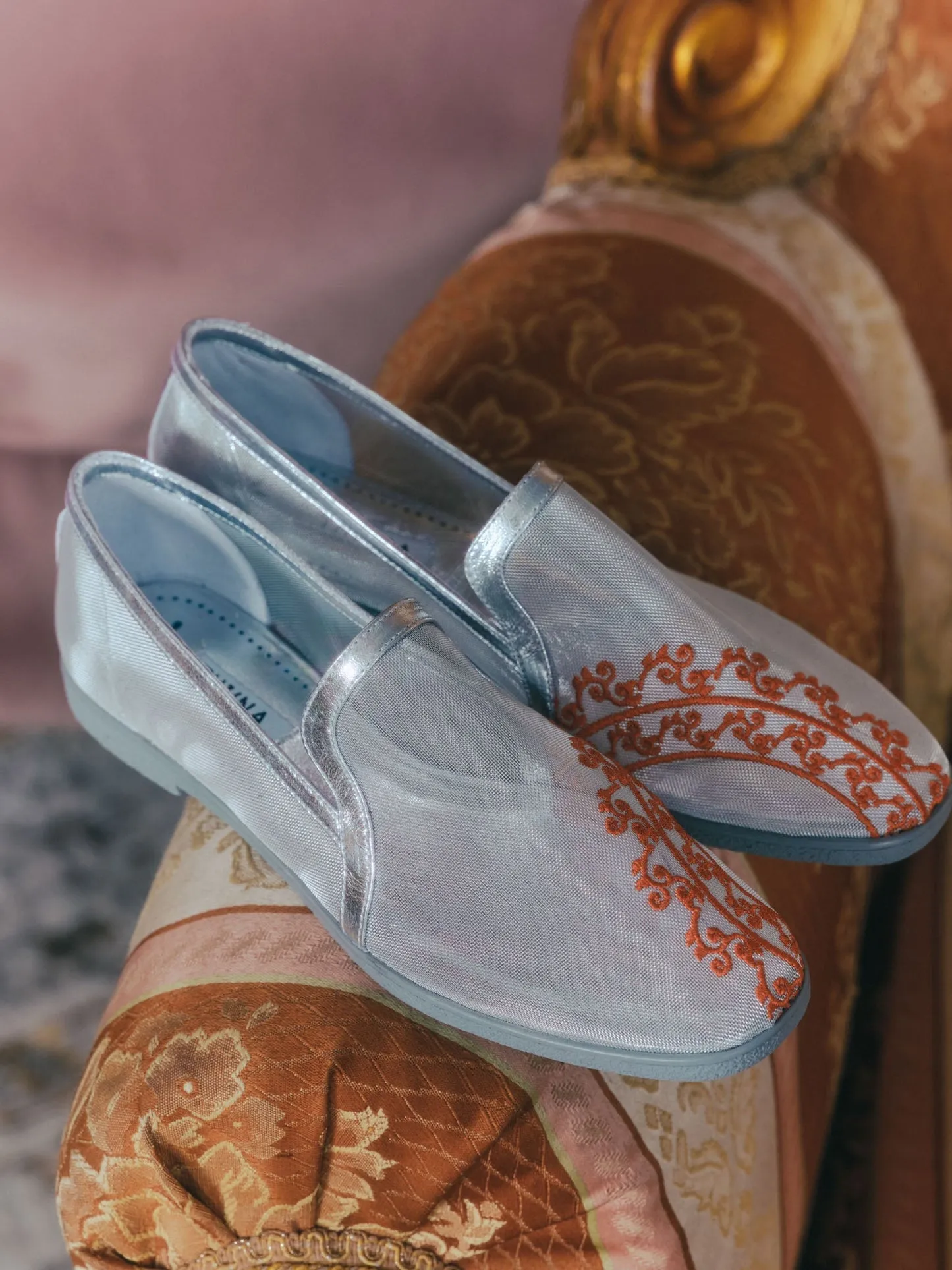 DAMA SILVER LOAFER