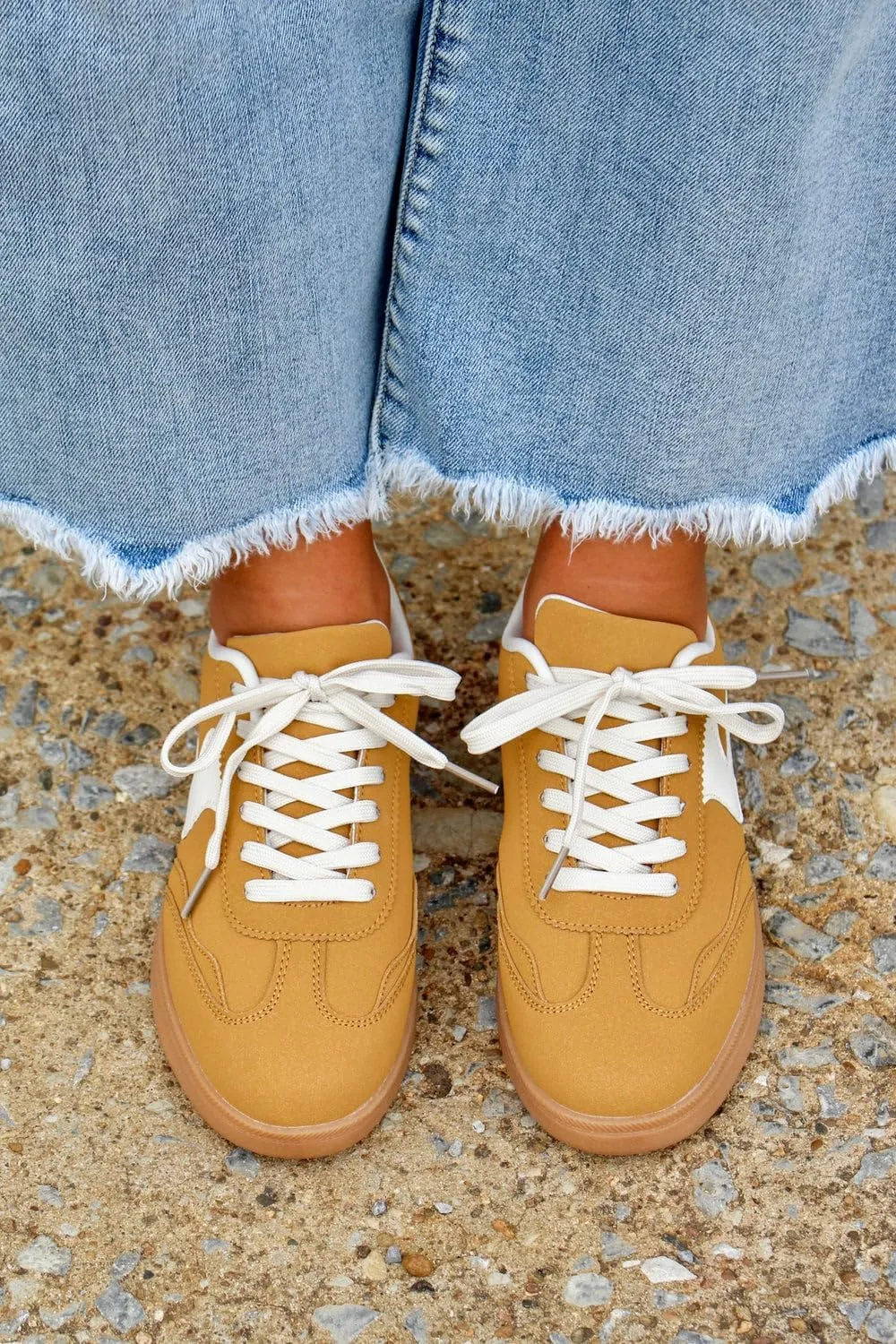 Forever Link Modern-12 Women's Low Top Lady Sneakers Lace-up Fashion Shoes