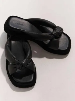 Knotted Slide Black