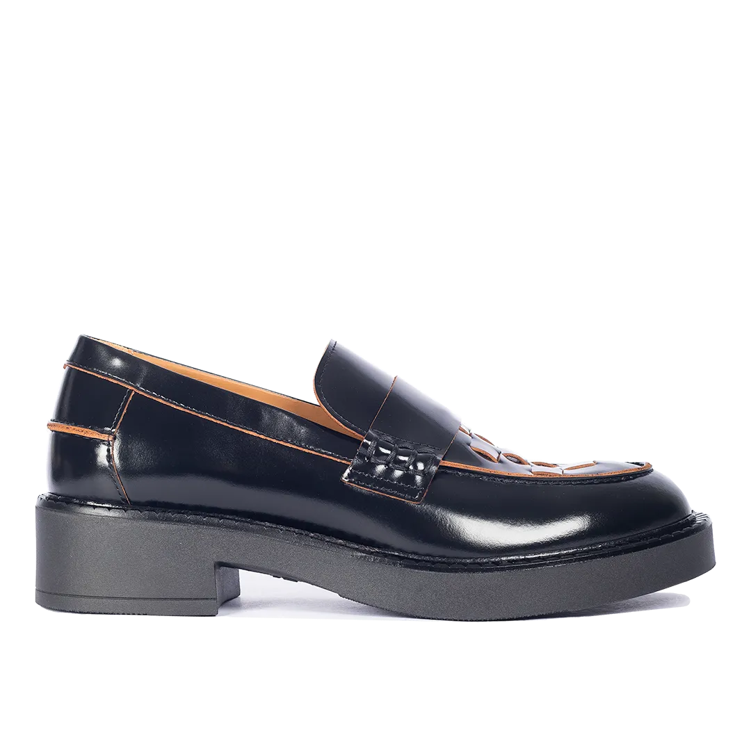 Loafer with braid detail