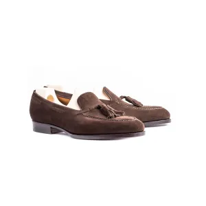 Loafer with hand stitched apron and tassels