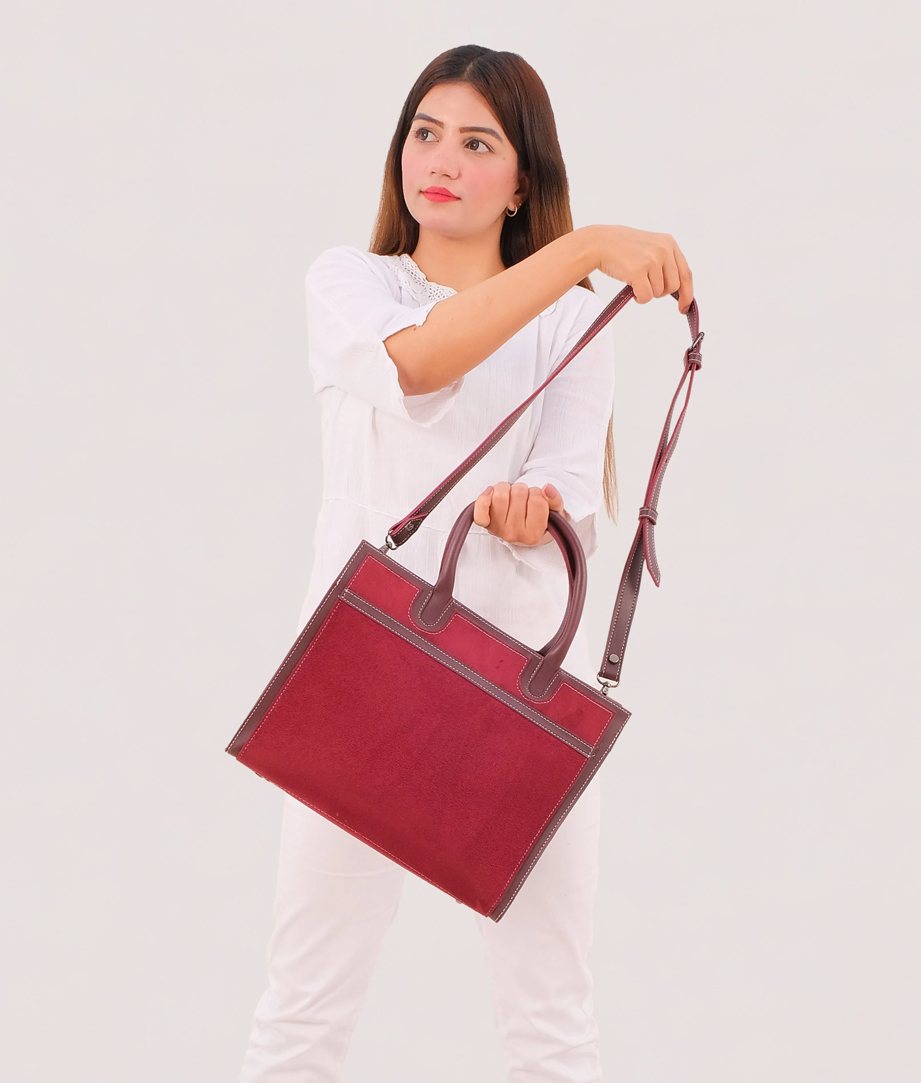 RTW - Burgundy suede vintage handbag