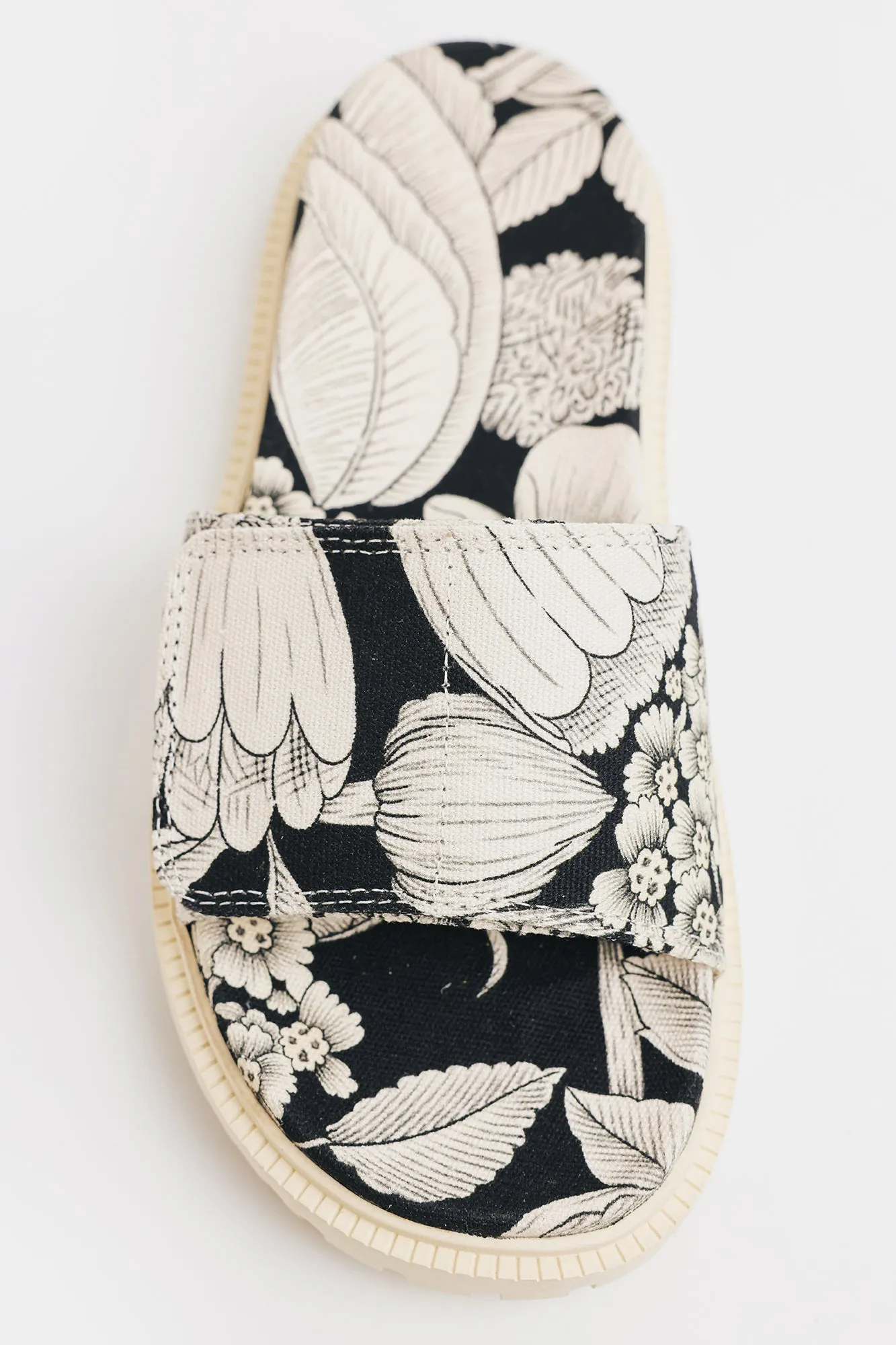 SANDAL (E0752/109/901)