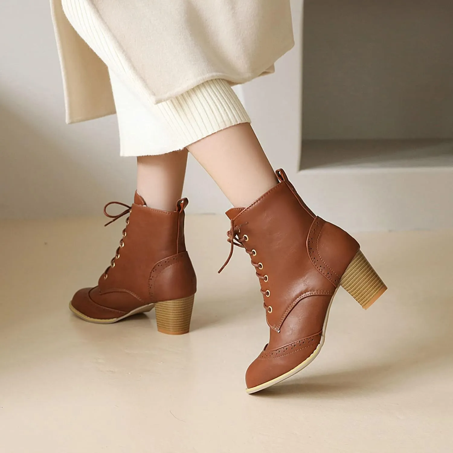 SHEMEE Women's Wingtip Block Heels Ankle Boots Lace-Up Stacked Chunky Heel Booties Round Toe Short Boots