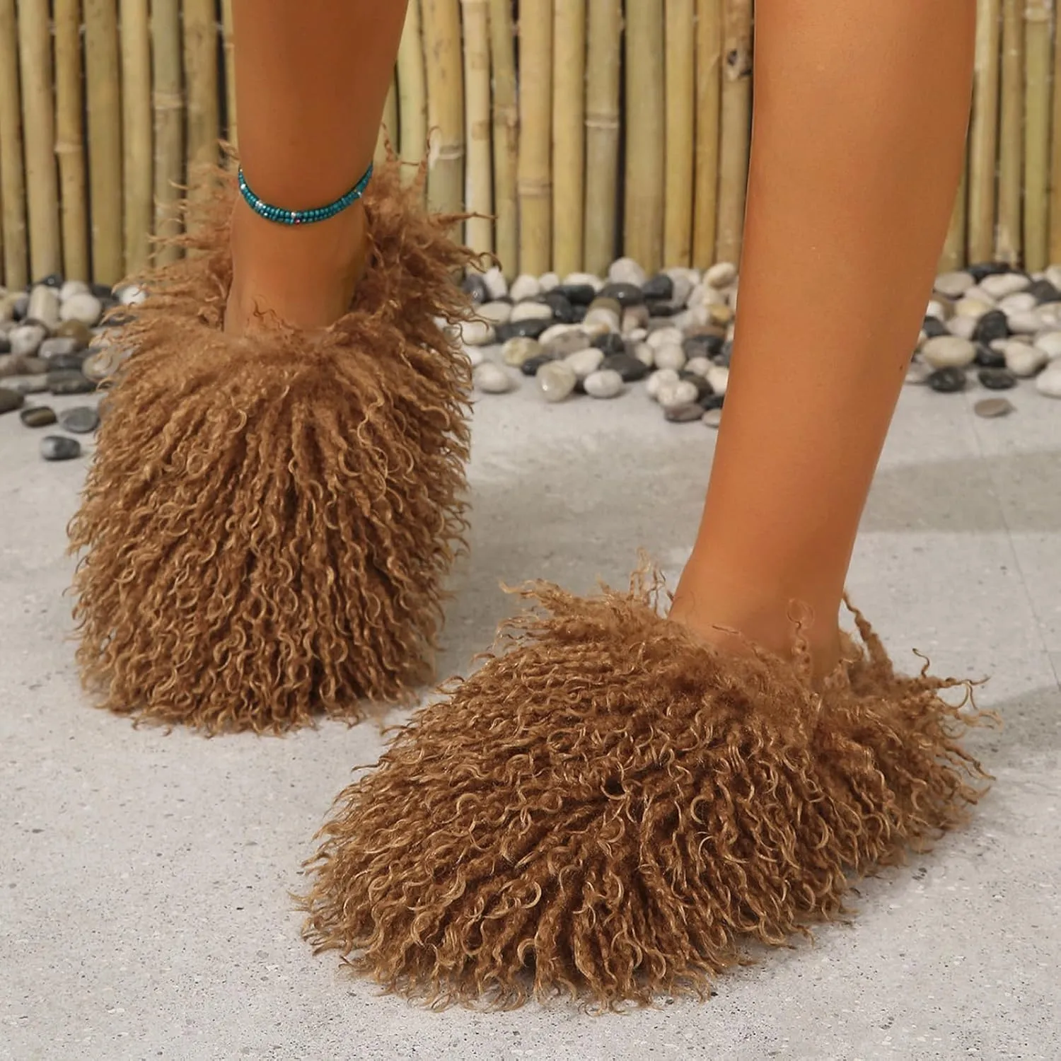 Unisex Fuzzy Faux Fur Slippers, Women's Fluffy Long Hair Sheep Faux Fur Slip on Slides, Girls Luxury Big Fluffy Outdoor Flat Slippers, Long Curly Hair Non-Slip Warm Home Slide Shoes