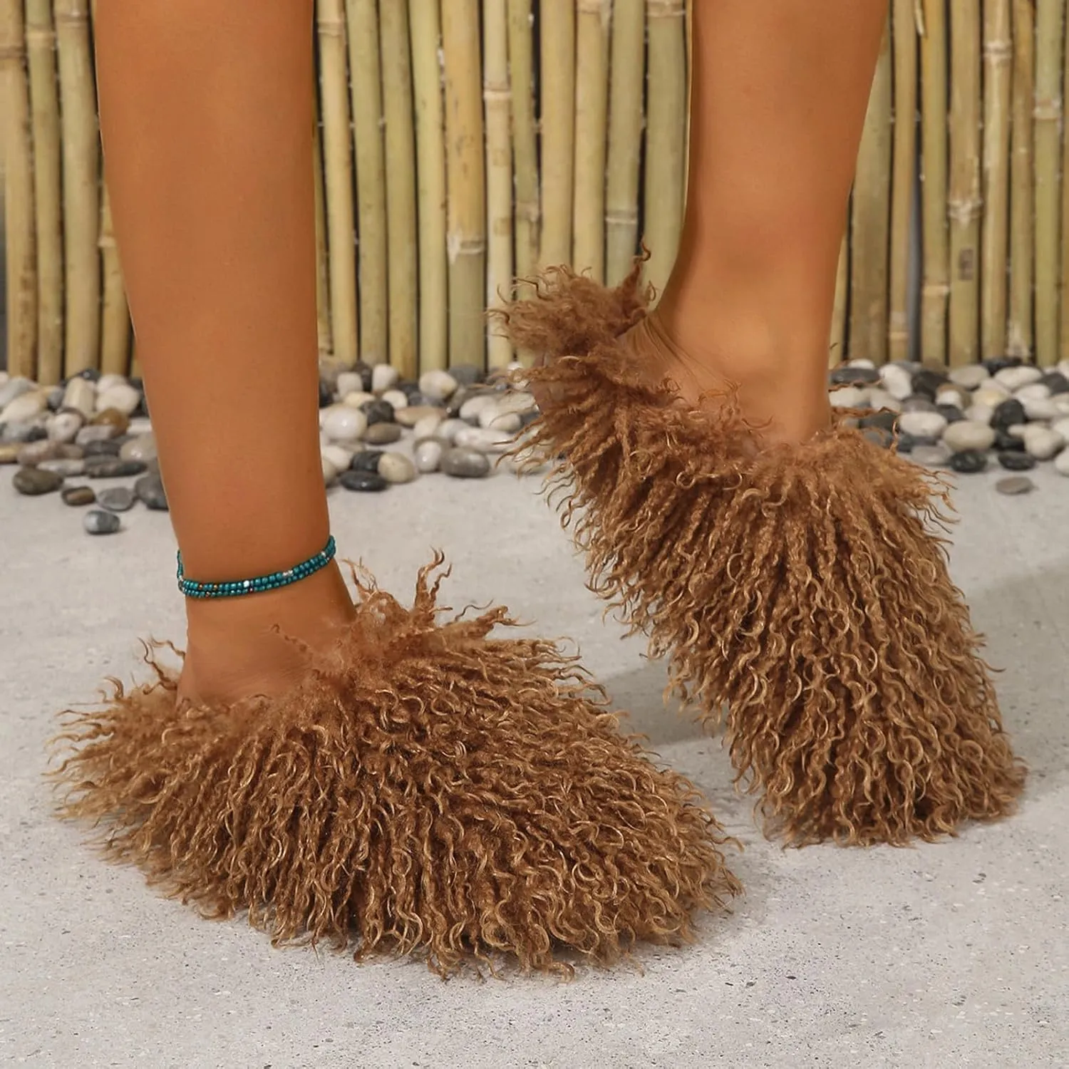Unisex Fuzzy Faux Fur Slippers, Women's Fluffy Long Hair Sheep Faux Fur Slip on Slides, Girls Luxury Big Fluffy Outdoor Flat Slippers, Long Curly Hair Non-Slip Warm Home Slide Shoes